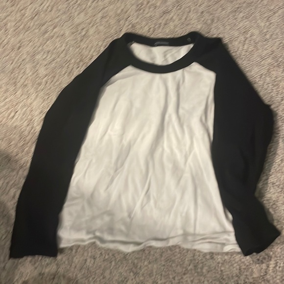 BRANDY MELVILLE SHIRT - Picture 1 of 3